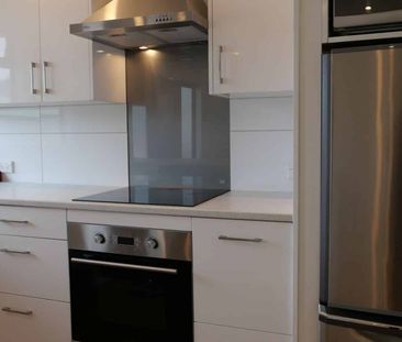 Sleek & Stylish One-Bedroom Living – Modern, Fresh, and Ready for You - Photo 3