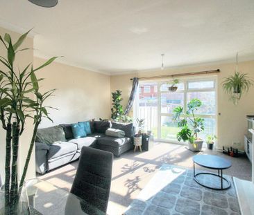 3 bedroom terraced house to rent - Photo 2