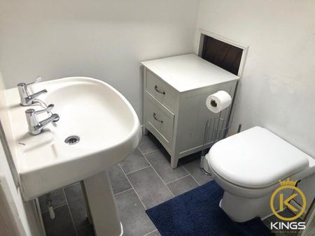 7 bedroom end of terrace house to rent - Photo 2