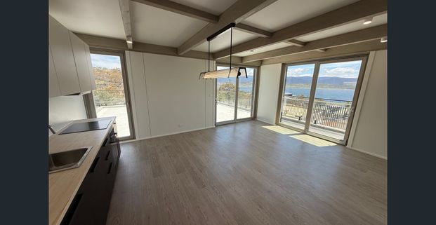 Modern 3-Bedroom Home with Breathtaking Lake Views in East Jindabyne - Photo 1