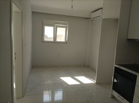 Studio/Γκαρσονιέρα για ενοικίαση Σκεπάρνη (Αμπελόκηποι) - Photo 4