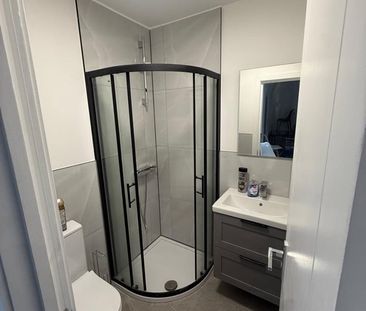 5 Bed Semi-Detached House, Hill House Road, SW16 - Photo 2