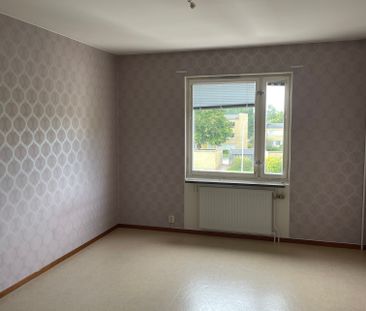 Östermalmsvägen, Finspång - Photo 2