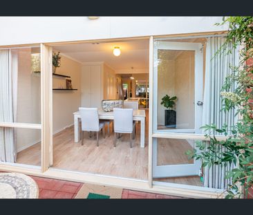 Stylish city living at your fingertips - Photo 2