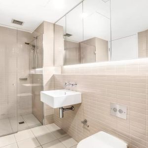 MGM MARTIN - ONE BEDROOM APARTMENT - Photo 3