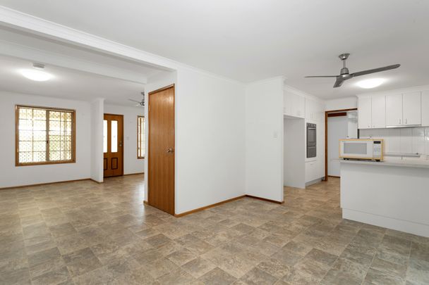 Charming three-bedroom home - Photo 1