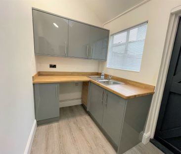 Upper High Street, Taunton, Somerset - Photo 2