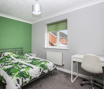 4 bedroom detached house to rent - Photo 6