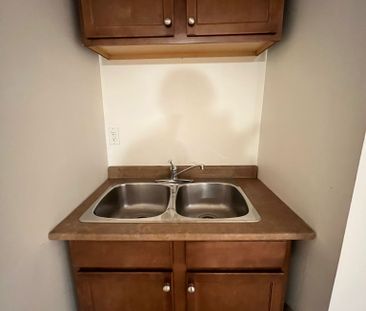 For Lease - 5475 Freshwater Drive Unit# Bsmt, Mississauga, Ontario - Photo 4