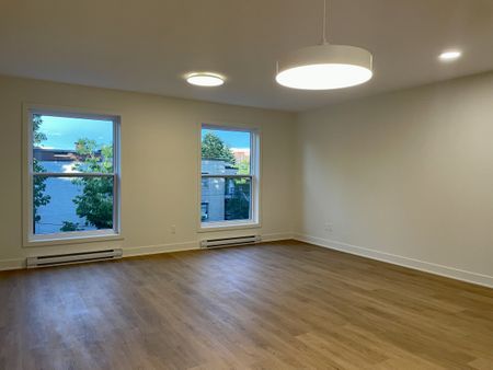 2090 Rue Harmony, #2 - Photo 2