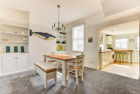 2 bedroom maisonette to rent - Photo 4