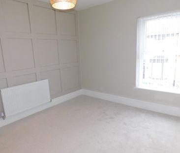 2 bedroom Terraced House to let - Photo 5