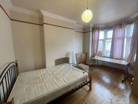 3 bedroom terraced house to rent - Photo 3