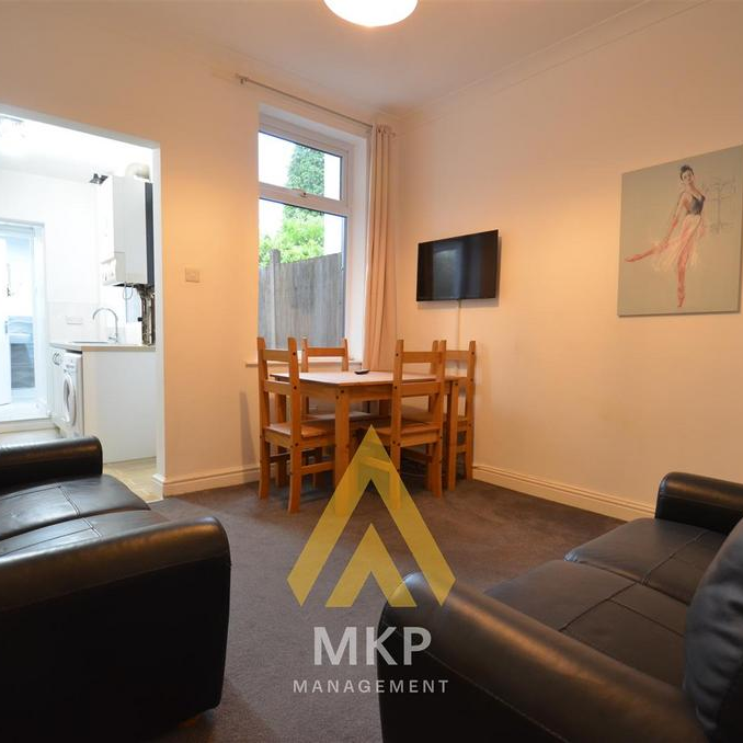 4 bedroom terraced house to rent - Photo 1