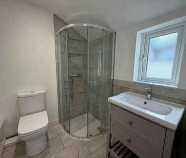 2 bedroom end of terrace house to rent - Photo 4