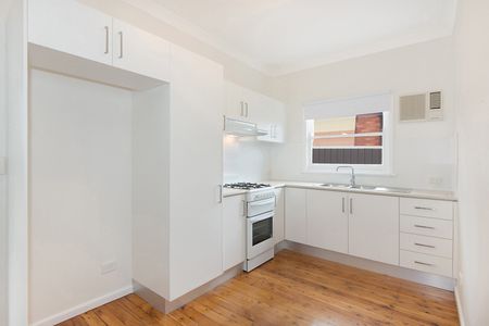 Urban Convenience Meets Suburban Charm: Your Ideal Retreat Awaits !!! - Photo 3