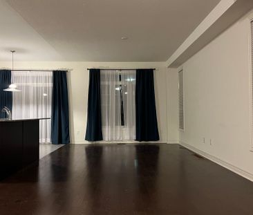 For Lease - 11 Radial Drive, Aurora, Ontario - Photo 5
