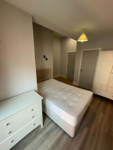 Apt 3, 34 Wellington Park, Belfast BT9 6DN - Photo 4