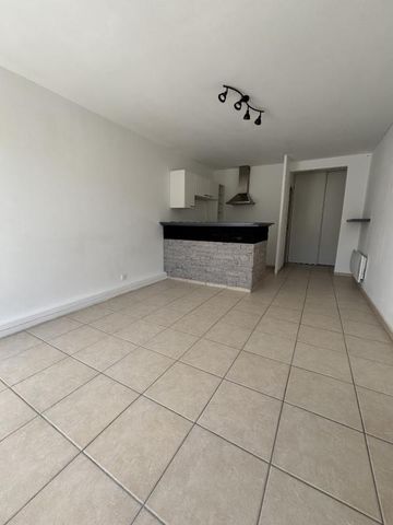 Location Appartement 2 pièces 40m² ST CYR SUR LOIRE 37540 - Photo 2
