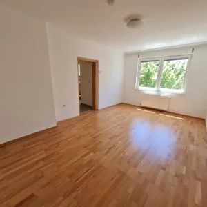 RUHIGE 2 ZIMMER NEUBAUWOHNUNG! GARTENBENÜTZUNG! NÄHE EKZ RIVERSIDE und BAHNHOF LIESING! - Photo 2