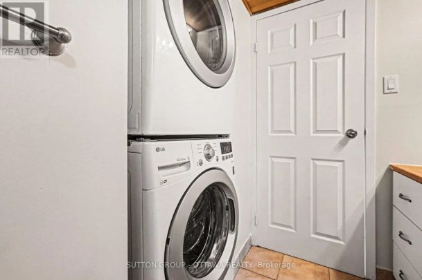 207 MART CIRCLE - Photo 1