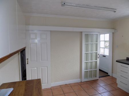 2 bedroom cottage to rent - Photo 2