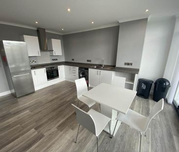 3 bedroom flat to rent - Photo 5