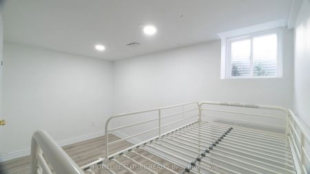 72 Sandford Crescent #Bsmt - Photo 4