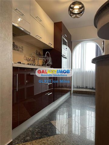 Inchiriere apartament lux zona Decebal - Photo 5