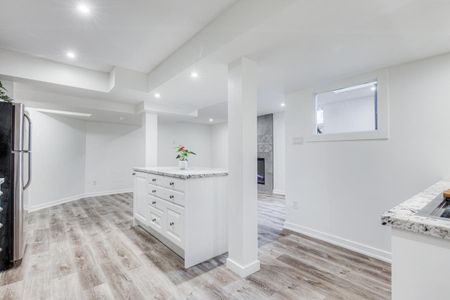 For Lease - 562 Winette Road, Pickering, Ontario - Photo 2