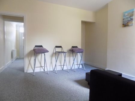 4 bedroom terraced house to rent - Photo 3