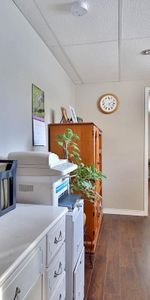 Grand 3 1/2 Tout Inclus: Élect + Inter Ill + Lav/sec + cuis/frigo près du REM - Photo 4