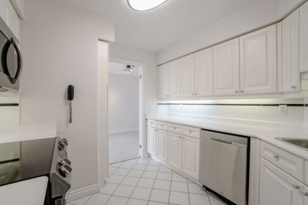 For Lease - 1 Palace Pier Court Unit# 1108, Toronto, Ontario - Photo 4