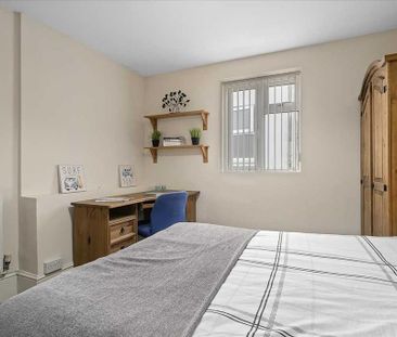 4 bedroom mews to rent - Photo 6