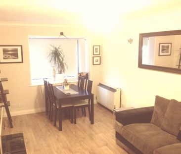 1 Bed Flat, Honeysuckle Court, SE12 - Photo 4