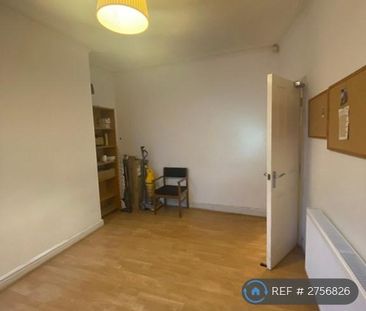 6 bedroom terraced house to rent - Photo 3