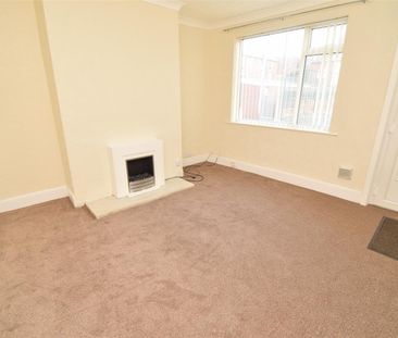 Cross Queen Street, Normanton - Photo 2