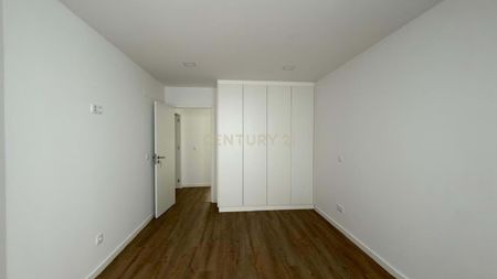 Rua de São Roque da Lameira, Porto, Portugal, Campanhã, Porto District 4350-306 - Photo 4
