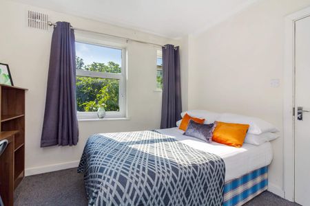 53 ST MICHAELS LANE Leeds - LS6 3BR - Photo 2