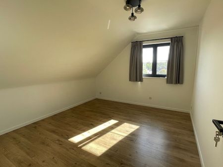 Gerenoveerd 2-kamerduplexappartement met overdekte autostaanplaats - Photo 3
