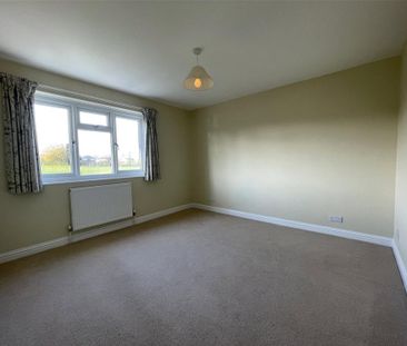 3 bedroom link detached house to rent - Photo 2