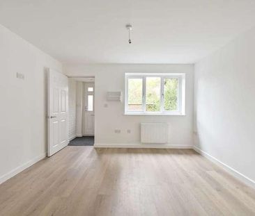 Rotherwood Close, Wimbledon, SW20 - Photo 2