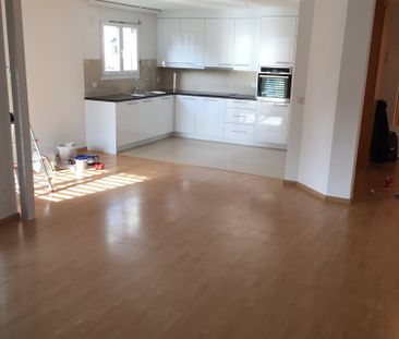 Sonnige 4.5-Zimmer-Familienwohnung mit 115 m² & zwei Balkonen - Photo 3