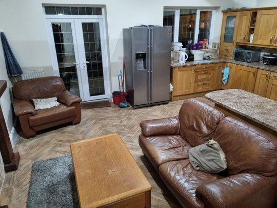 5 bedroom house share to rent - Photo 1