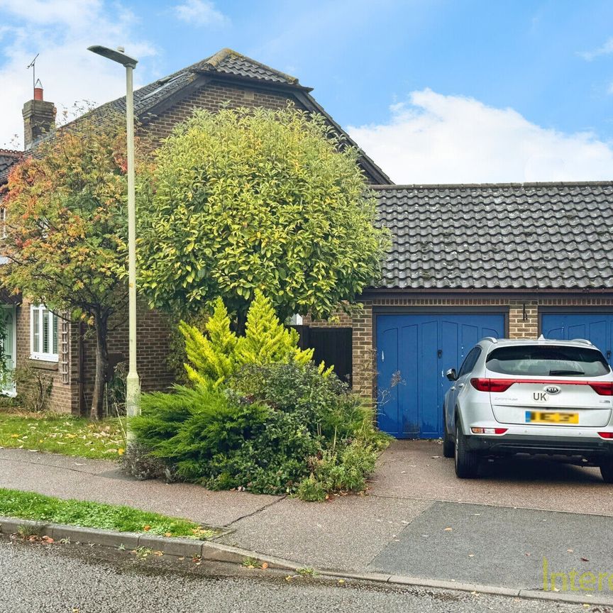 Larksway, CM23, Bishop'S Stortford - Photo 1