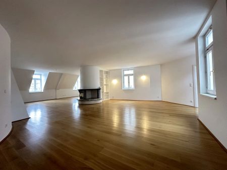Exklusives Dachgeschoss mit 6 Zimmern, 2 Terrassen & Wellnessbereich |als WG oder Büro nutzbar - Photo 3