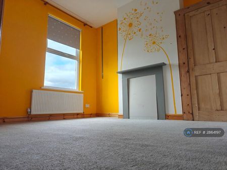 3 bedroom terraced house to rent - Photo 4