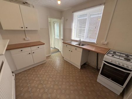 2 bedroom terraced house to rent - Photo 5