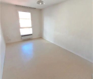 Location appartement 1 pièce - 20m² à Clermont-ferrand (63000) - Photo 2