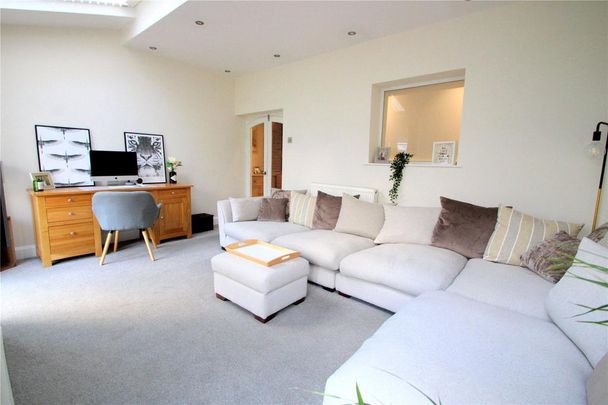 3 bedroom semi-detached house to rent - Photo 1